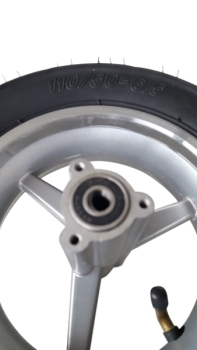 Preview: Hinterrad silber 110 / 50 - 6,5 für Scooter